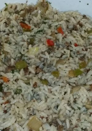 A picture of Dirty Rice.