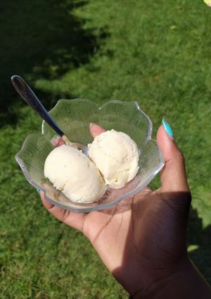 A picture of Vanilla ice cream (no whipping cream, no condensed milk).
