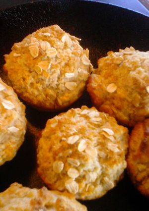 A picture of "Classic" Oatmeal Muffins.