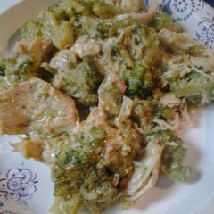 A picture of Broccoli and chicken casserole.