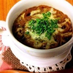 A picture of Authentic Onion Gratin Soup.