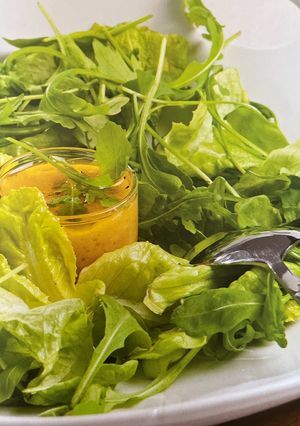 Zdjęcie przepisu Sałatka z sosem winegret (Książka Thermomix).
