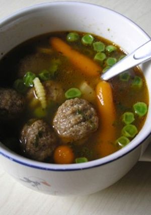 Borsóleves húsgombóccal recept fotója
