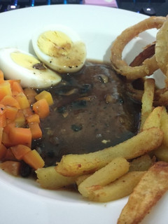 Foto resep Tenderloin Steak with Blackpepper sauce & Onion Ring