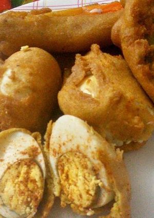 A picture of Bhajjis platter (Mirchi & egg).