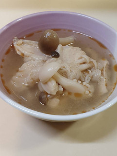 [外婆早餐] 雞軟骨菇菇湯 的食譜成品照片