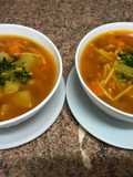 Sopa de verduras marroquí caliente para el invierno/ comida de Marruecos