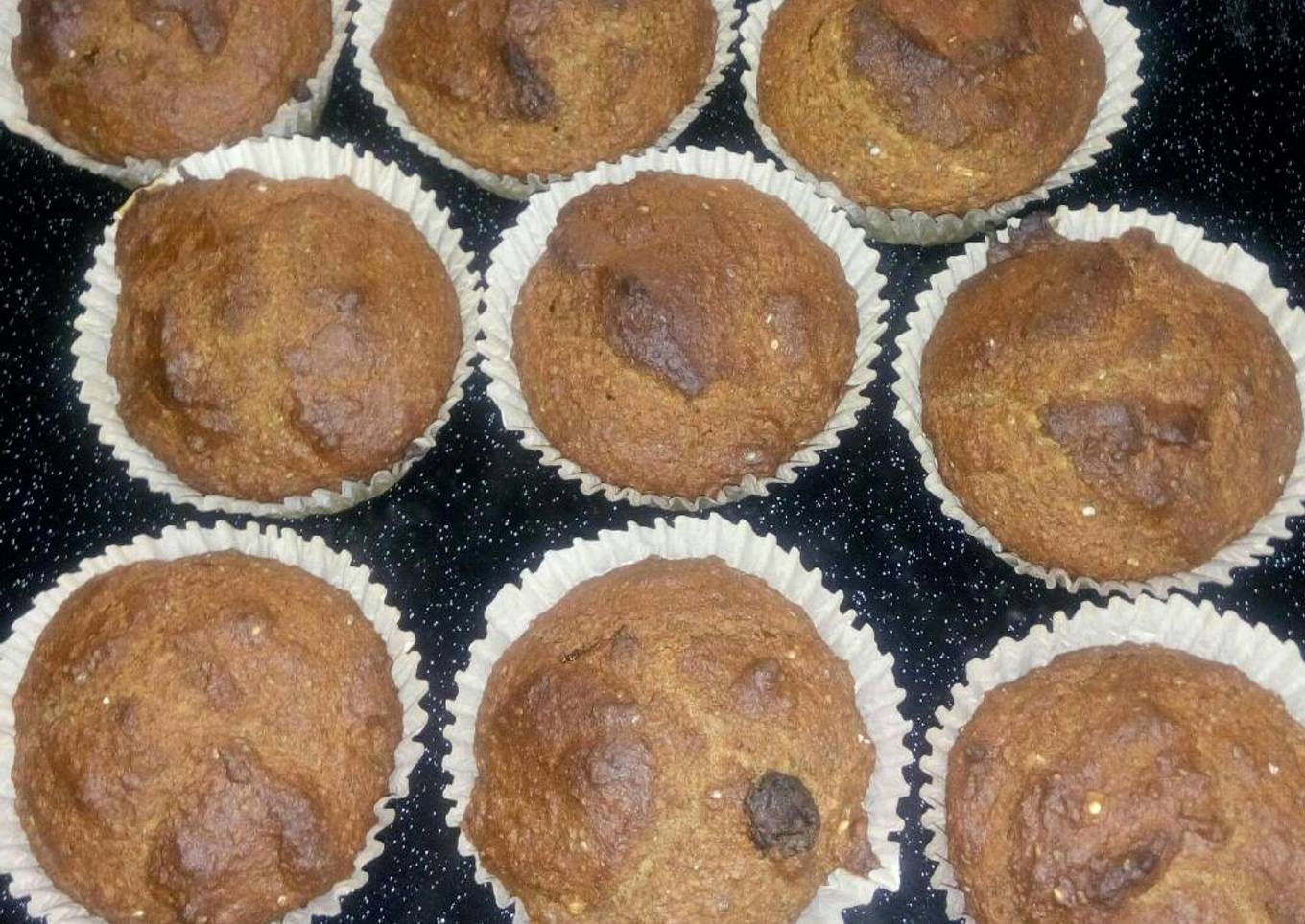 Banana and raisins oat cupcakes