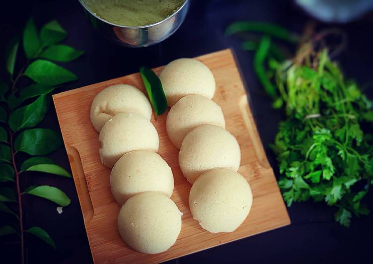 Instant Rava Idli