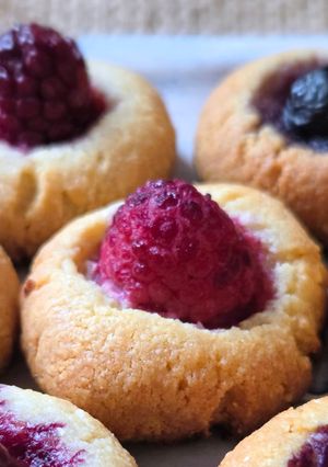 Una foto de Pepas de almendras y frutos rojos endulzadas con miel de abejas 🐝 🍯 sin gluten