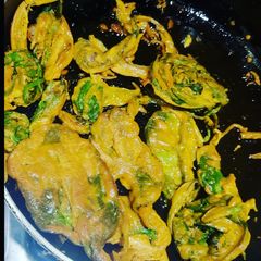 A picture of Spinach pakora 😋.