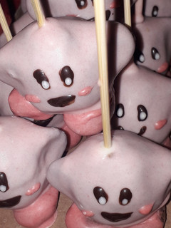 Una foto de Kirby cake pops