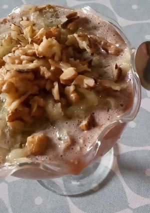 A picture of Apple & Walnut 'Deluxe' Bircher.