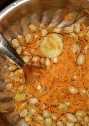 A picture of Carrot peanut salad.