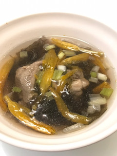 👩🏻‍🍳金針紫菜排骨湯 的食譜成品照片