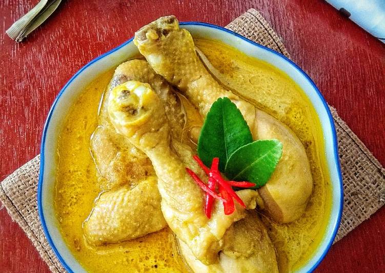 Fresh, Memasak Opor Ayam Kuning Mantul Banget