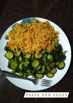 A picture of Pasta vegetable dinner 😋.