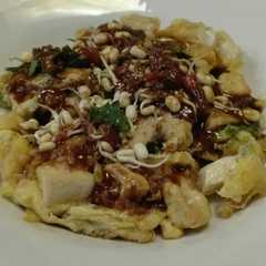 A picture of Tahu telor.