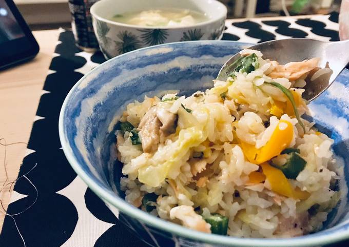 Simple Way to Prepare Favorite Mixed Rice with Salmon, Seasonal Veg and Cheese on the Top 🍚