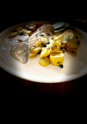 Une photo de Daurade aux courgettes jaunes