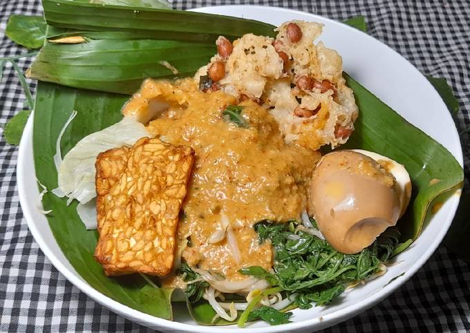 How to Make Delicious Pecel Madiun