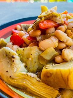 Foto di Insalata di fagioli con carciofi e pomodorini