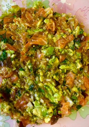 Una foto de Tartar de salmón y aguacate