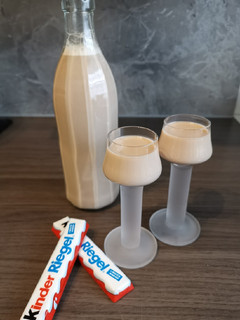 Kindercsoki likőr recept fotója