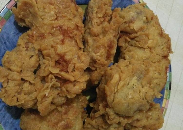 Bagaimana Menyiapkan Ayam goreng tepung / ayam KFC mudah, Lezat Sekali