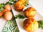 Uma foto de courgette muffin