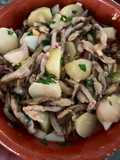 Patatas aliñadas con muergos o navajas