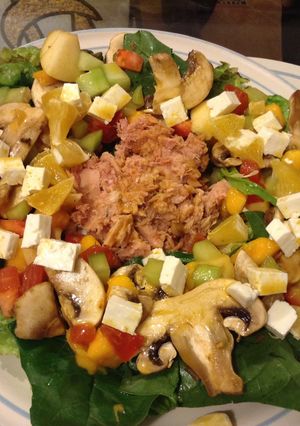 Una foto de Ensalada fresca con atún