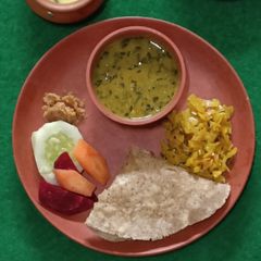 A picture of Jowar and flax seeds Bhakri with Patal bhaji.