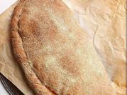 Una foto de harina integral calzone