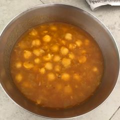A picture of White chana.