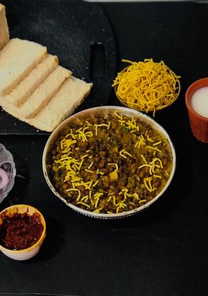 તુવેર ટોઠા(Tuver Thotha Recipe in Gujarati) રેસીપી મુખ્ય ફોટો