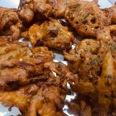 A picture of Garam Pakoray.