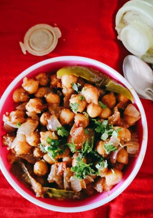 A picture of Chana masala.