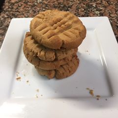 A picture of Peanut butter cookies.