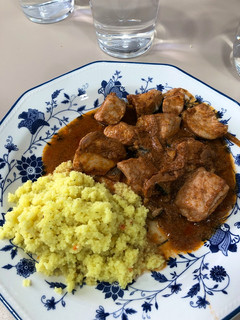 Una foto de Pavo Garam Masala con cuscús