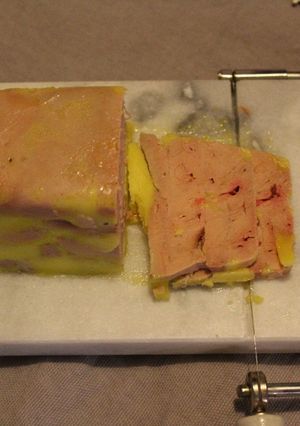 Une photo de Terrine de foie gras maison