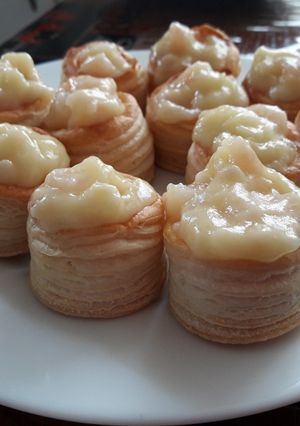 Una foto de Volovanes de bacalao al pilpil y gambas