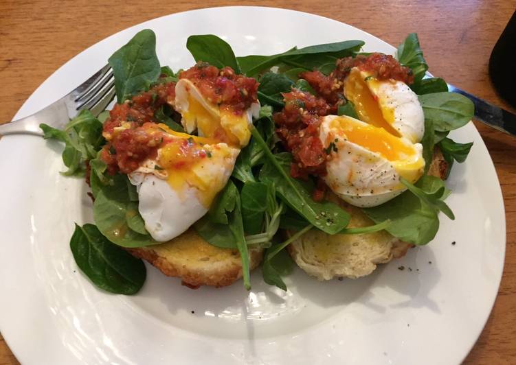 Recipe of Perfect Poached eggs and tomato salsa