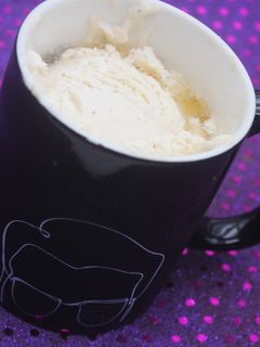 Una foto de Jarra de frutas con helado de manzana