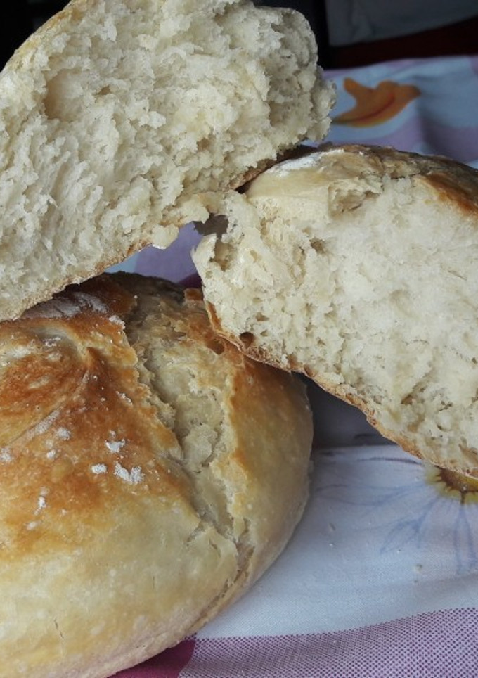 Una foto de Pan sin amasar, fermentación lenta y alta hidratación