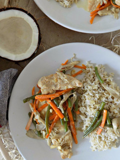 Una foto de Pollo guisado con leche de coco