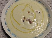 Una foto de crema espárragos