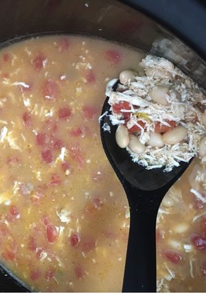 A picture of Easy Crockpot WHITE CHICKEN TACO CHILI.