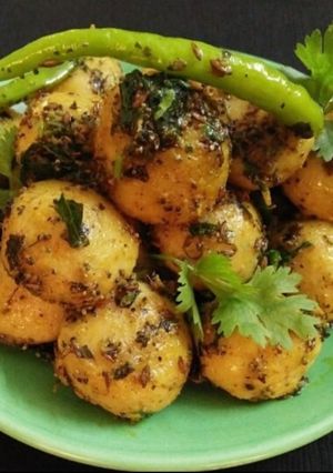 A picture of Semolina balls (sooji balls).