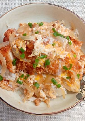 รูปของ คัตสึด้ง ข้าวหน้าไก่ทอด